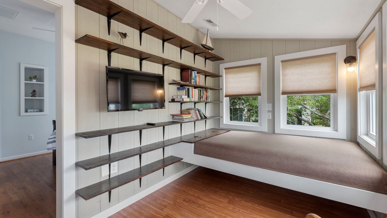 Photo of Bedroom in Colington