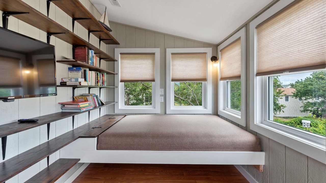 Photo of Bedroom in Colington