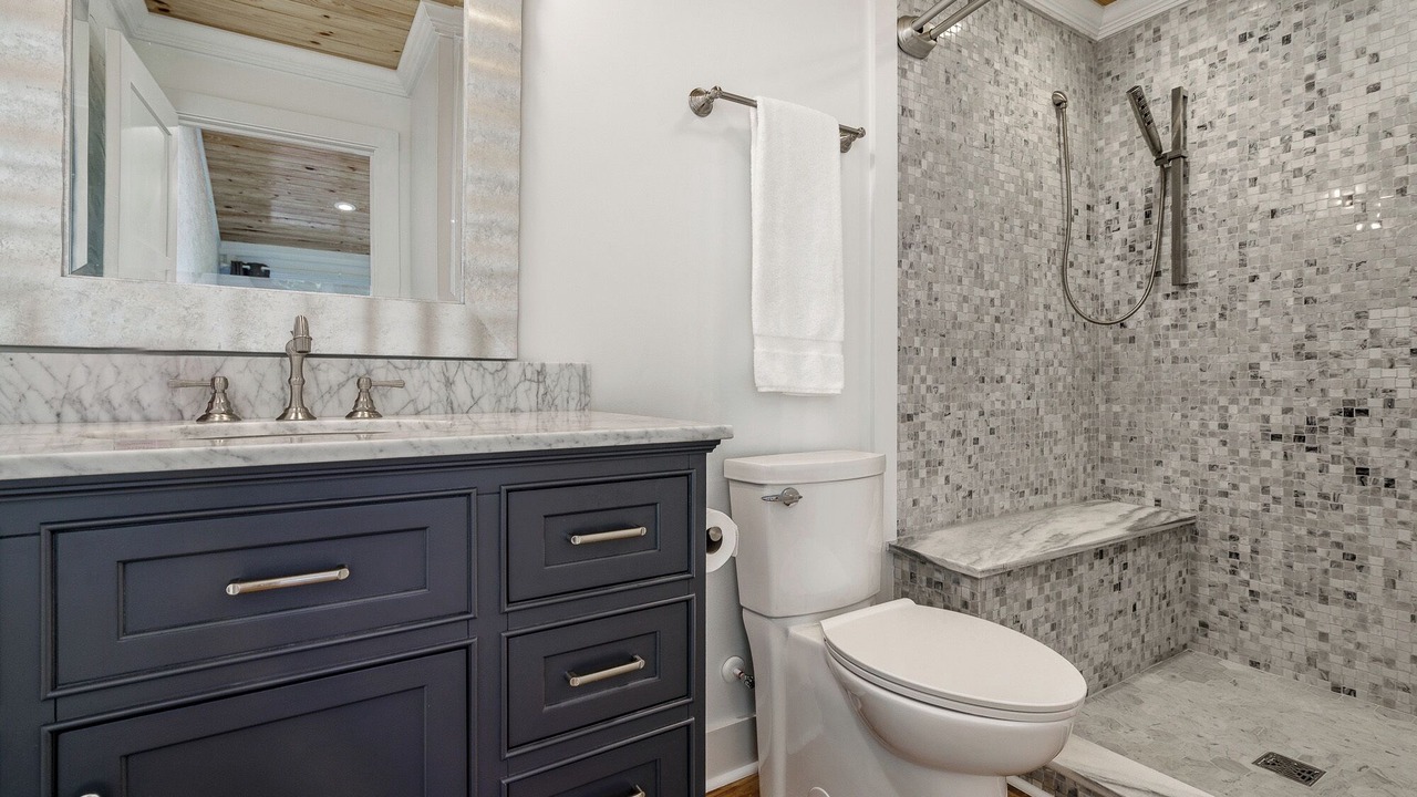 Photo of Bathroom in Pine Knoll Shores