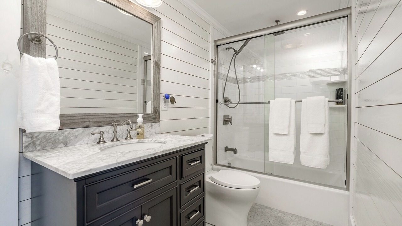 Photo of Bathroom in Pine Knoll Shores