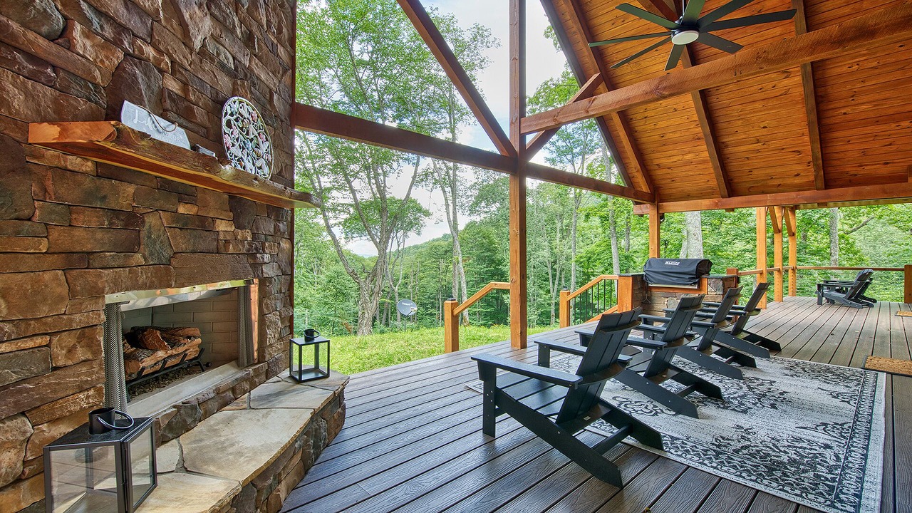 Photo of Patio Balcony in Maggie Valley