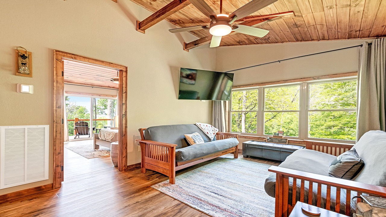 Photo of Livingroom in Maggie Valley