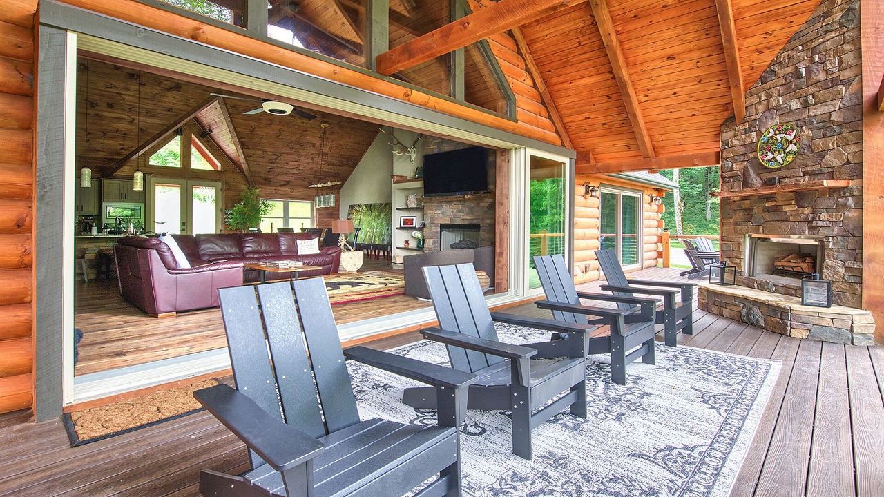 Photo of Patio Balcony in Maggie Valley