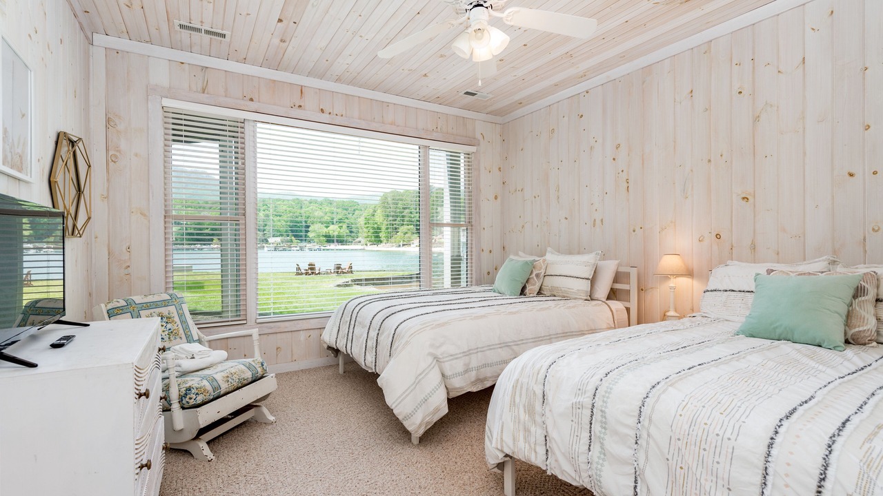 Photo of Bedroom in Lake Lure