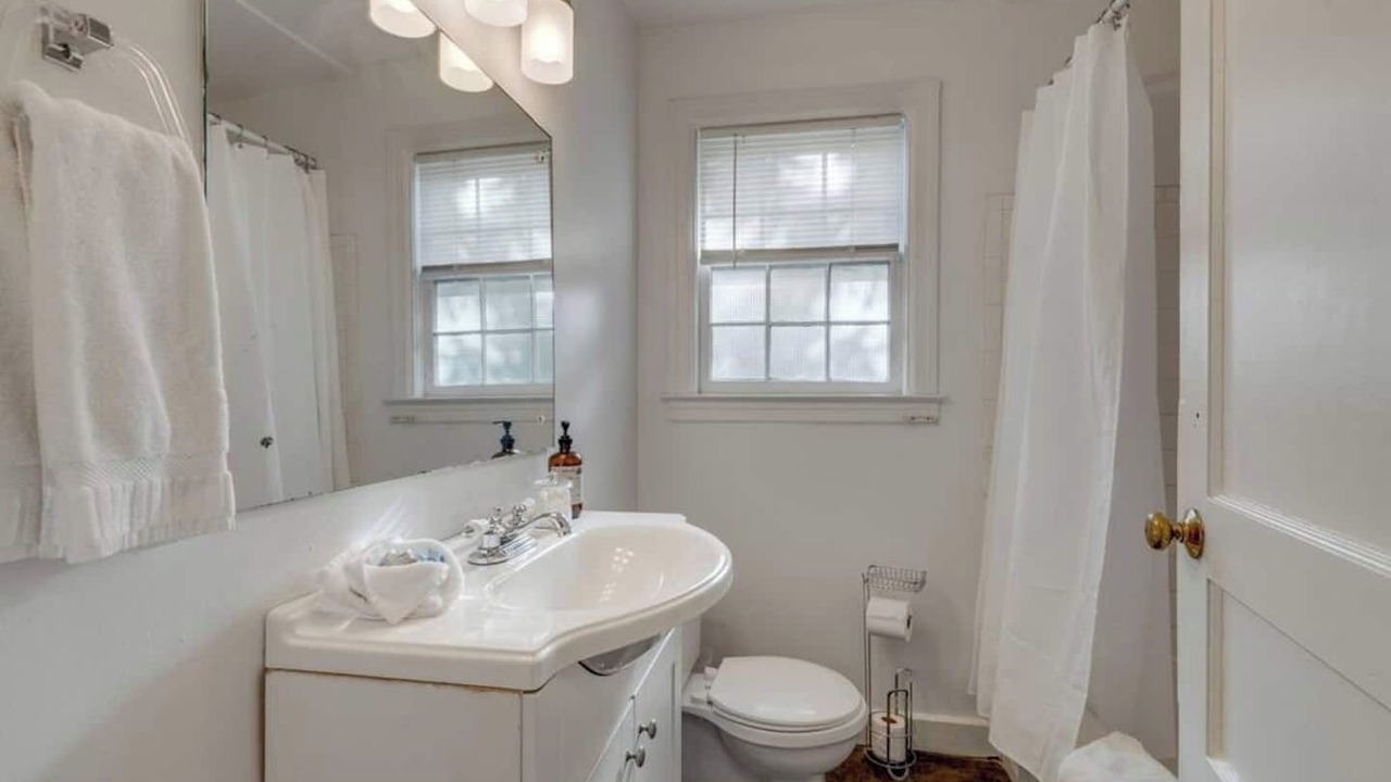 Photo of Bathroom in Belmont - Hillsboro