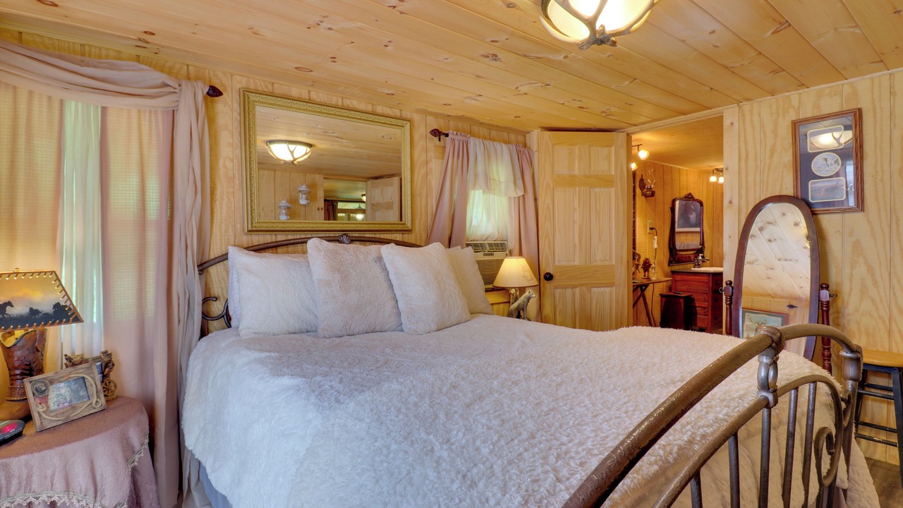 Photo of Bedroom in Warne