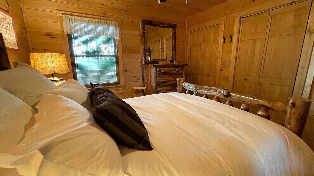 Photo of Bedroom in Indian Rock Springs