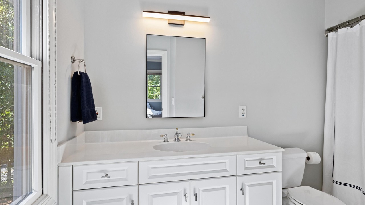 Photo of Bathroom in Vanderhorst Plantation