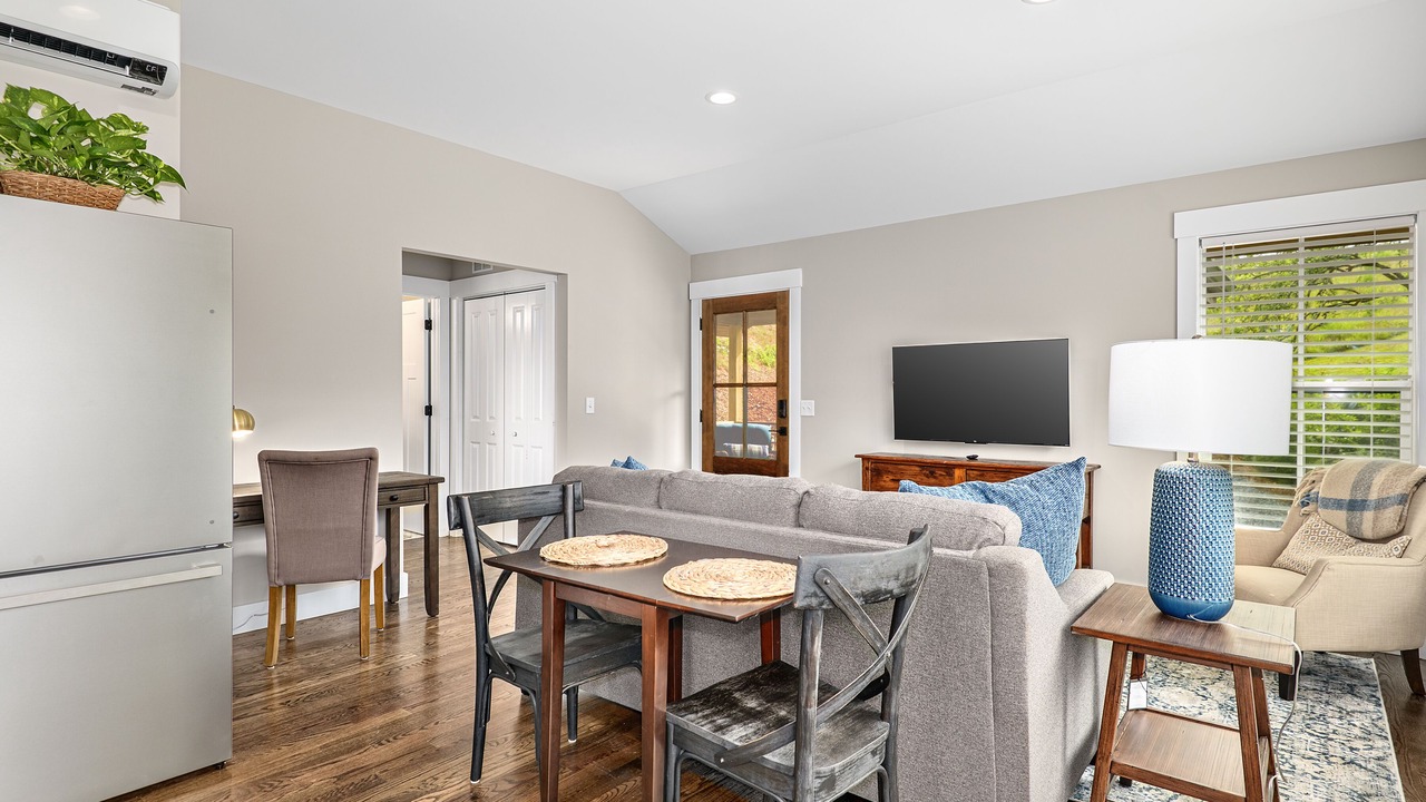 Photo of Livingroom in Weaverville
