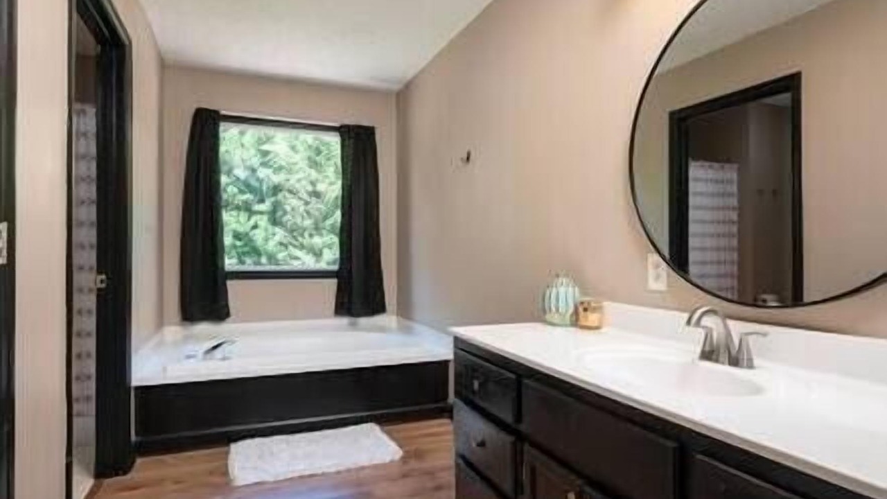 Photo of Bathroom in Oakley
