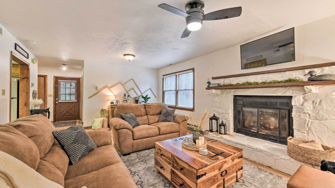 Photo of Livingroom in Waynesville