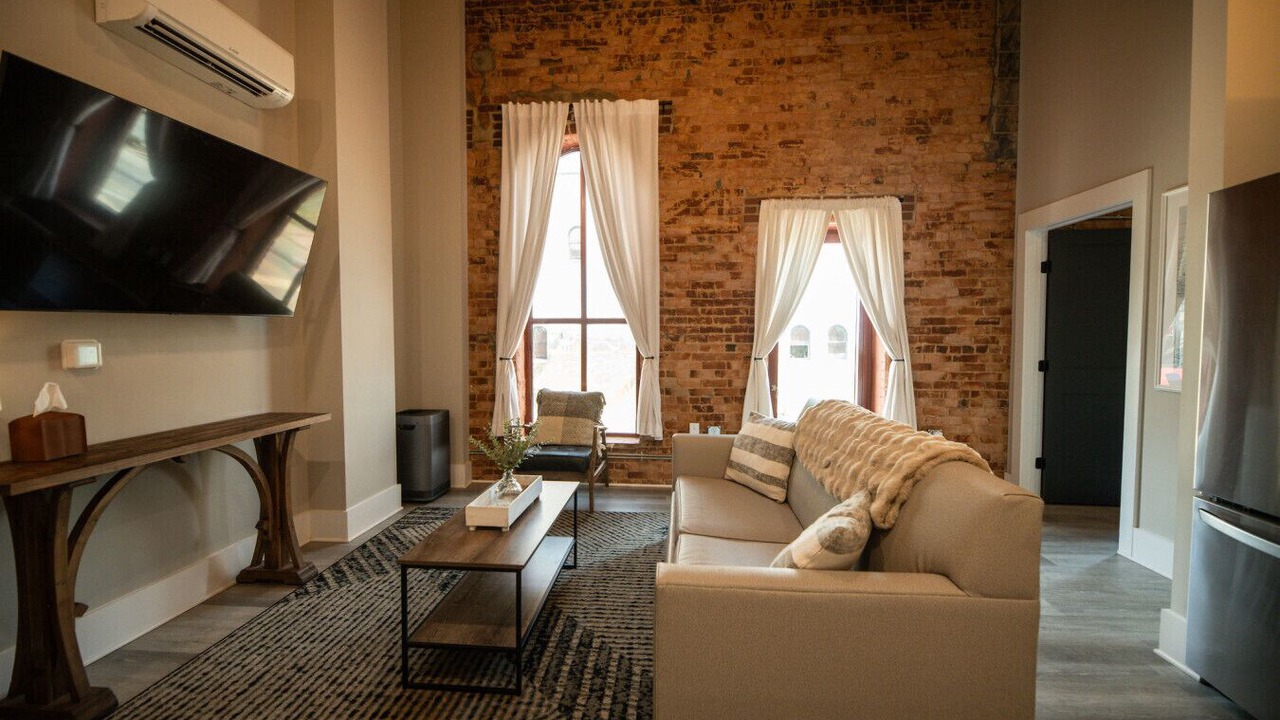 Photo of Livingroom in Jonesville
