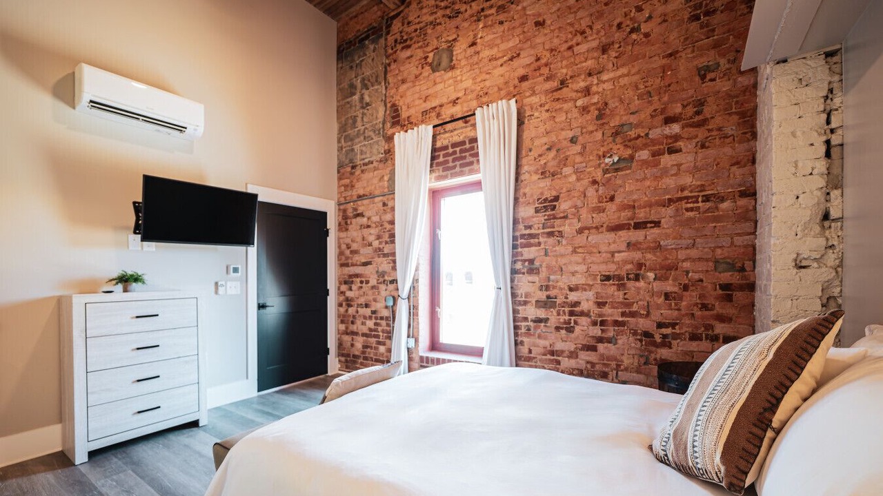 Photo of Bedroom in Jonesville