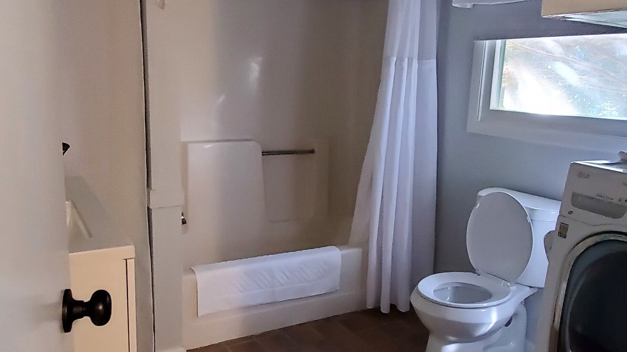Photo of Bathroom in Arden