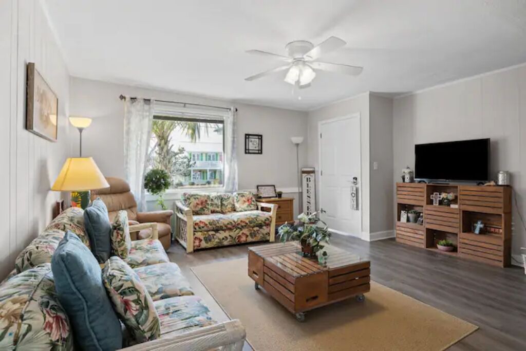 Photo of Livingroom in Emerald Isle
