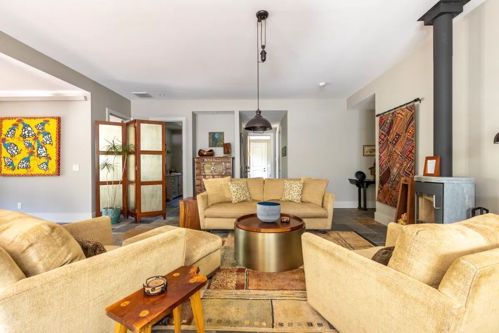 Photo of Livingroom in Forsyth County