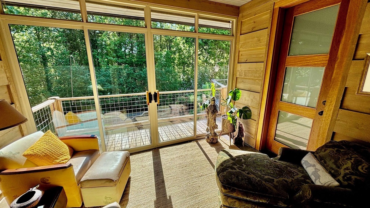 Photo of Livingroom in Forsyth County