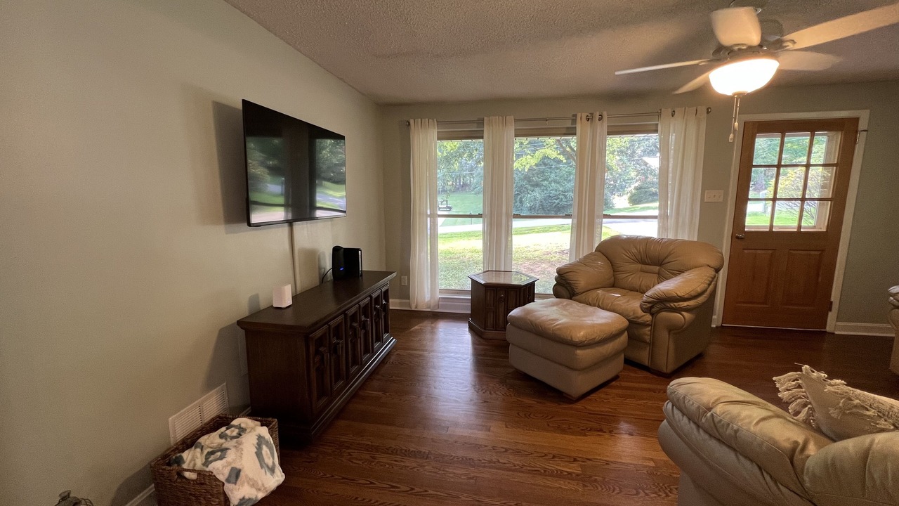 Photo of Livingroom in Newton