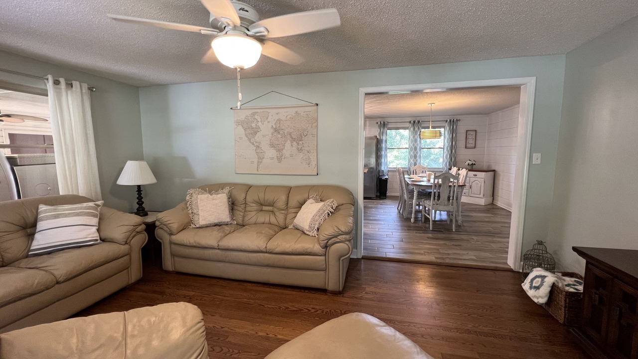 Photo of Livingroom in Newton