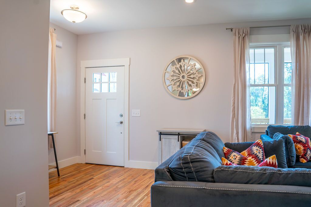 Photo of Livingroom in Oakley