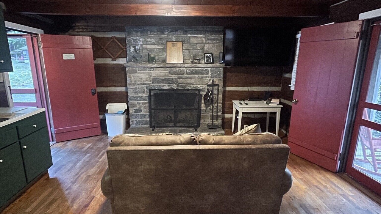Photo of Livingroom in Valley Creek Run