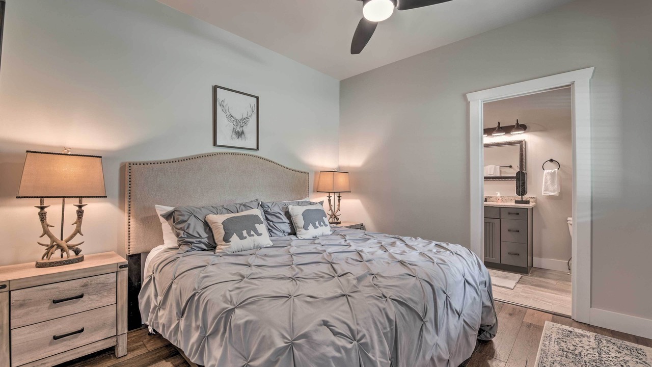 Photo of Bedroom in Glenville