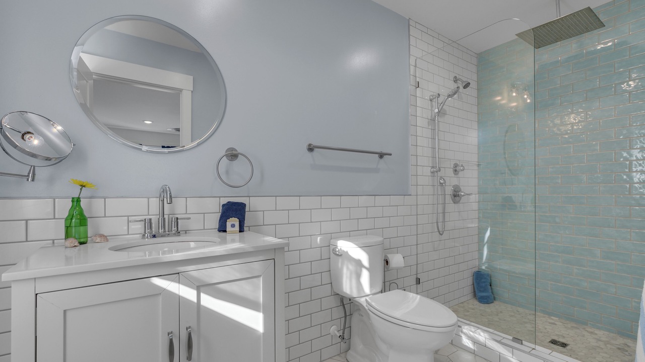 Photo of Bathroom in Colington