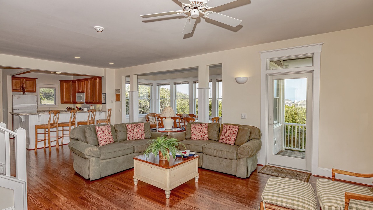 Photo of Livingroom in Flora's Bluff
