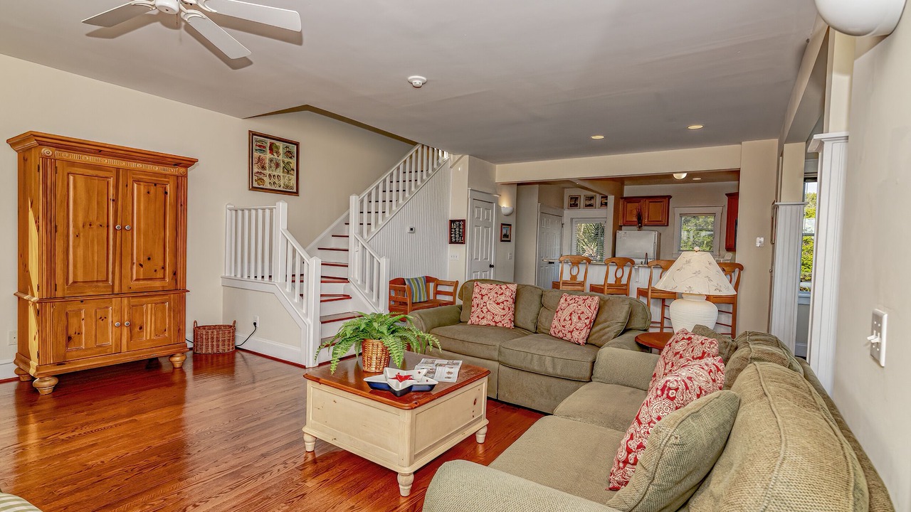 Photo of Livingroom in Flora's Bluff