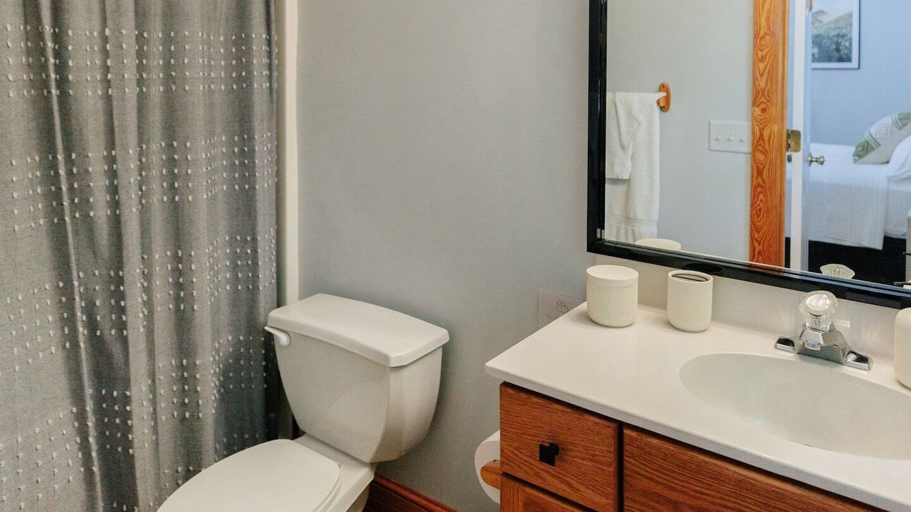 Photo of Bathroom in Candler