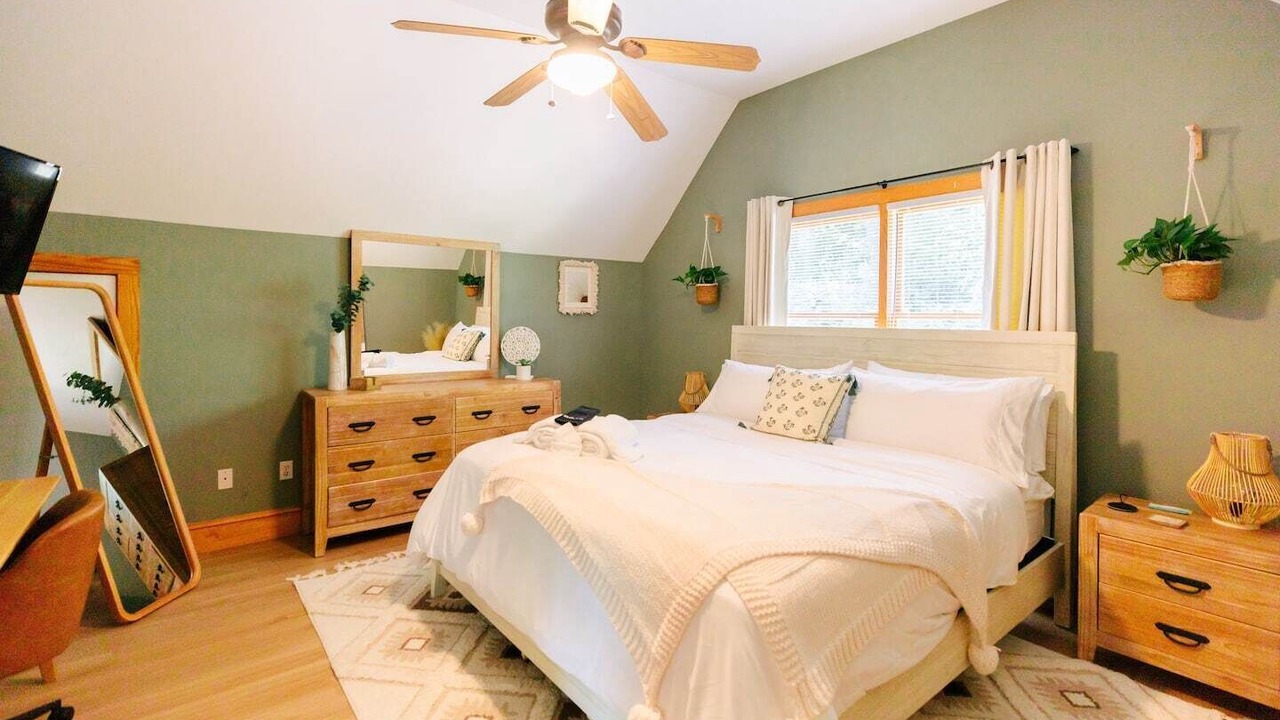 Photo of Bedroom in Candler