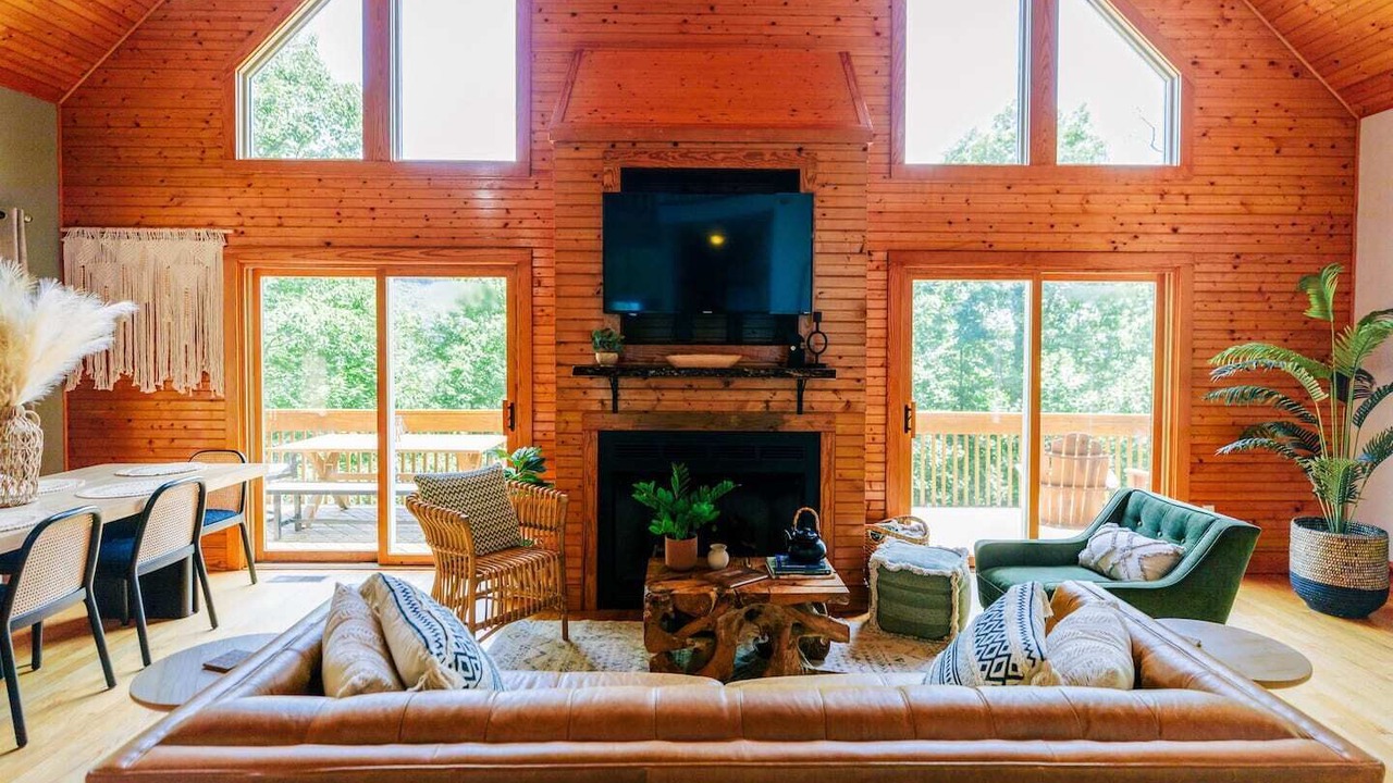 Photo of Livingroom in Candler