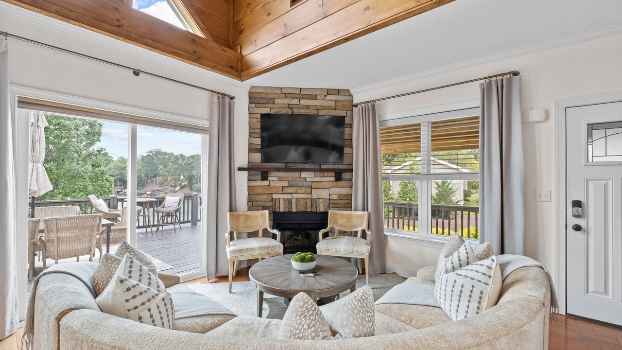 Photo of Livingroom in Steele Creek