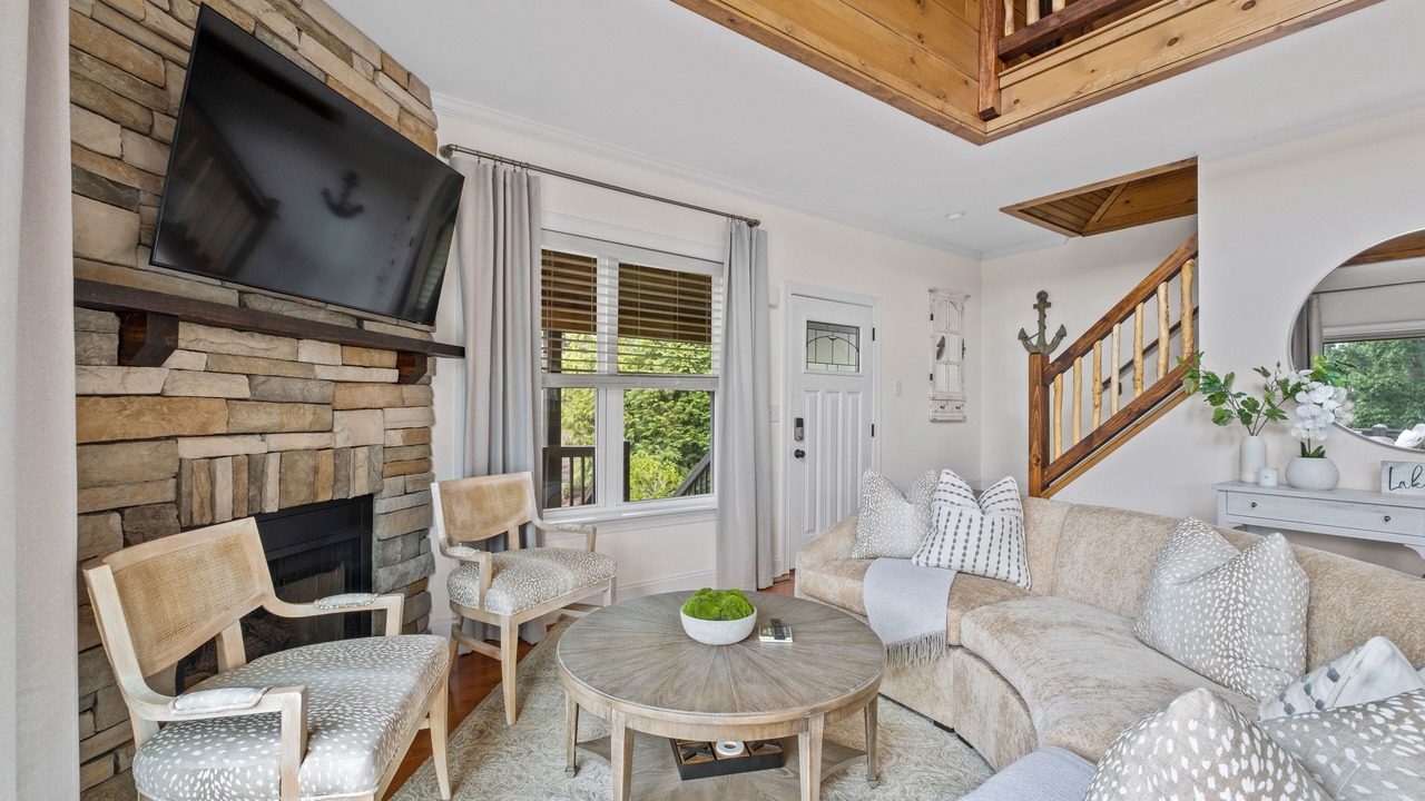 Photo of Livingroom in Steele Creek