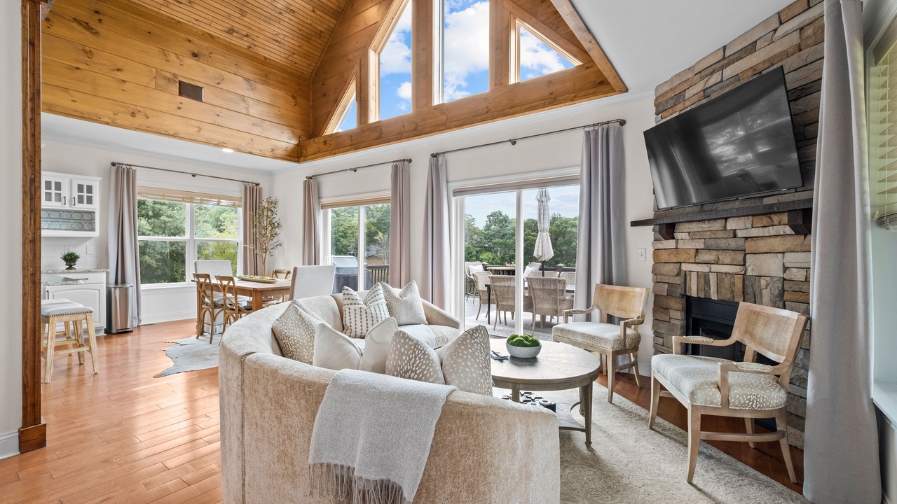 Photo of Livingroom in Steele Creek