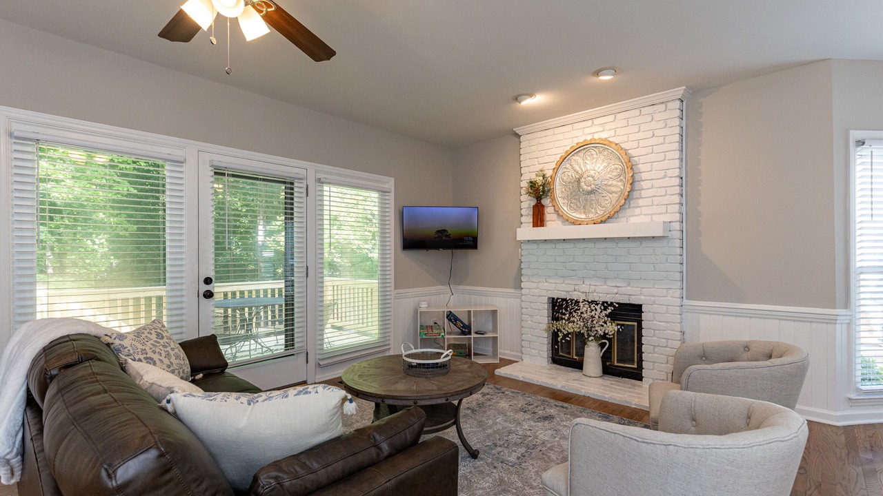 Photo of Livingroom in Northwest Raleigh