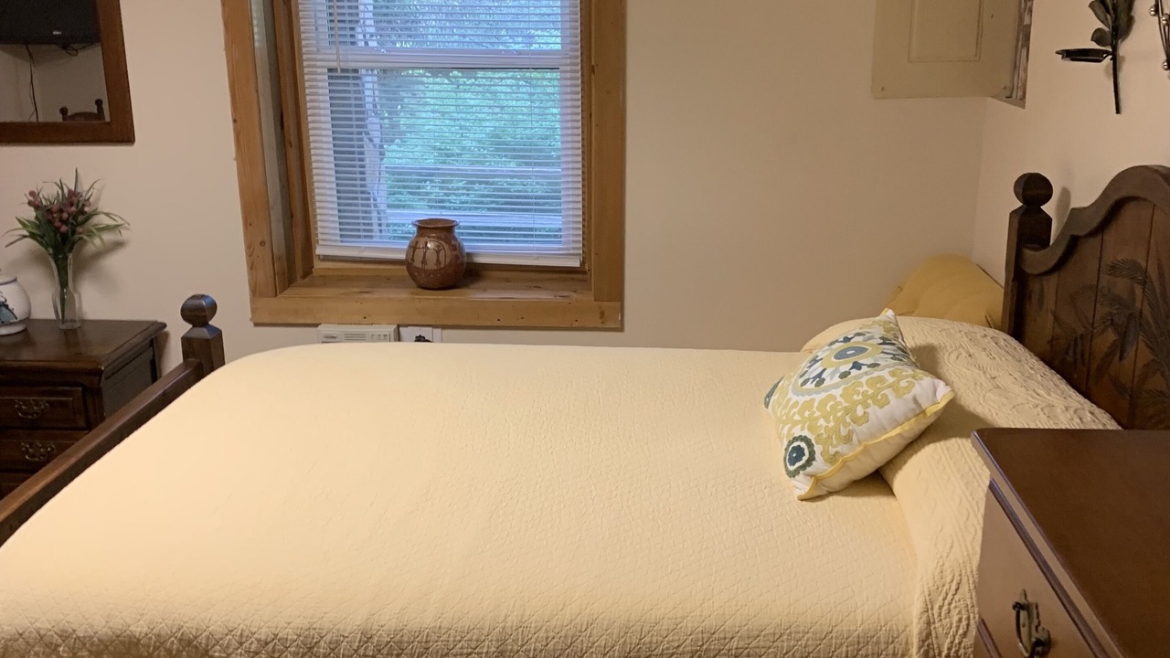 Photo of Bedroom in Lansing
