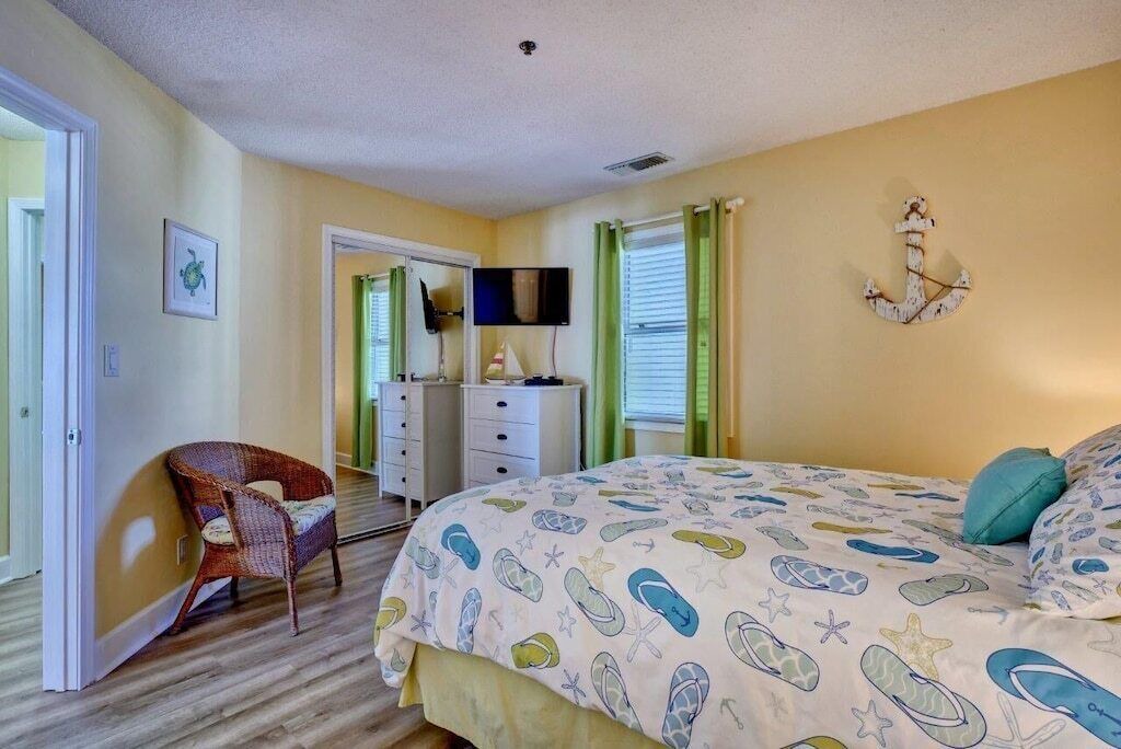 Photo of Bedroom in North Topsail Beach