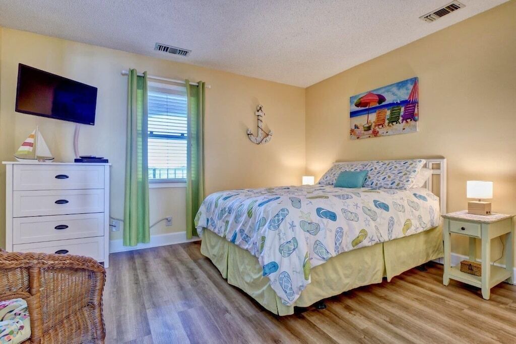 Photo of Bedroom in North Topsail Beach