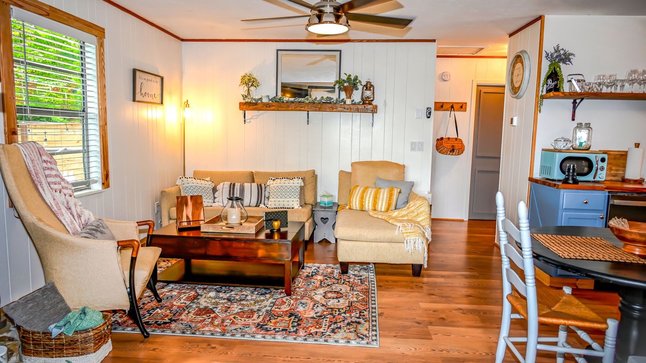 Photo of Livingroom in Indian Rock Springs