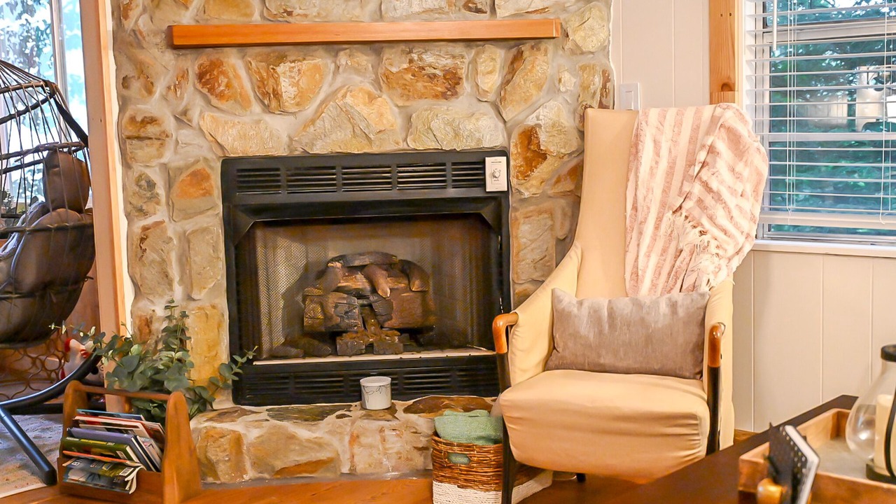 Photo of Livingroom in Indian Rock Springs