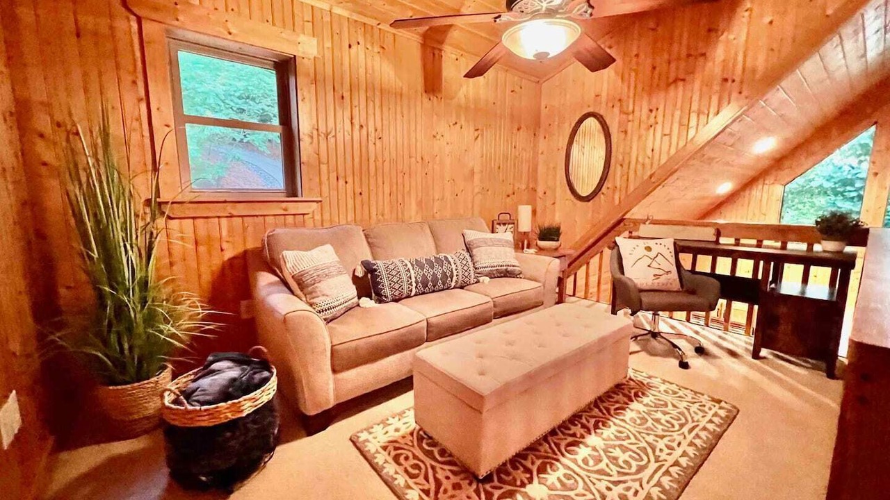 Photo of Livingroom in Bostic