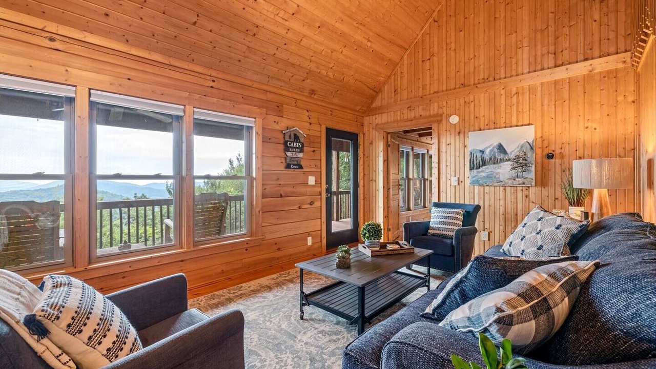 Photo of Livingroom in Bostic