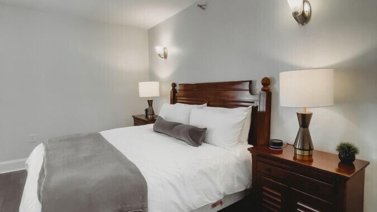 Photo of Bedroom in Downtown