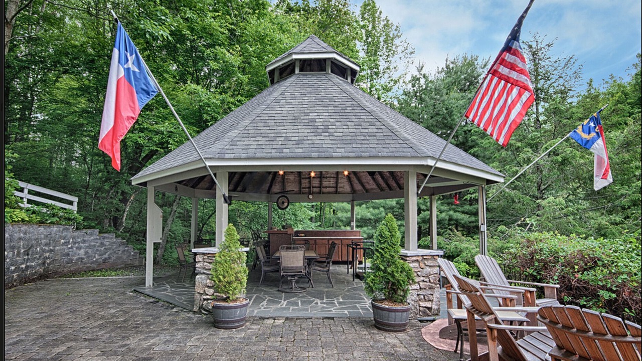 Photo of Outdoor in Mars Hill