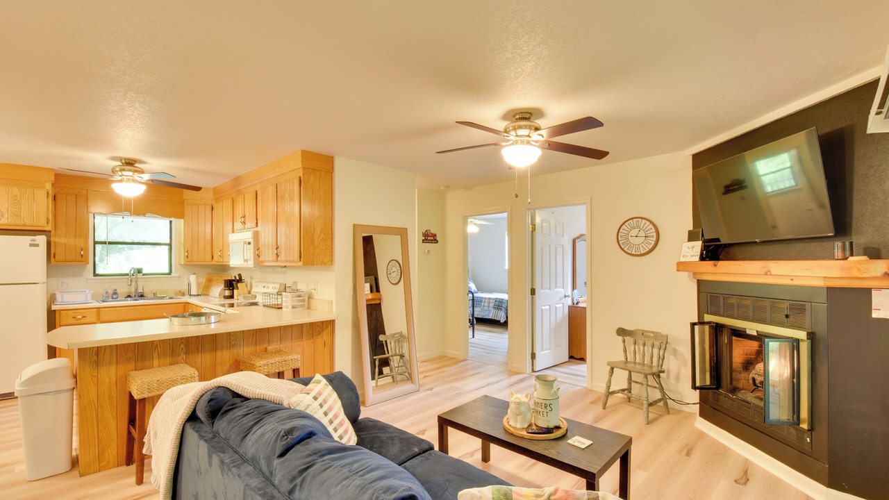 Photo of Livingroom in Murphy