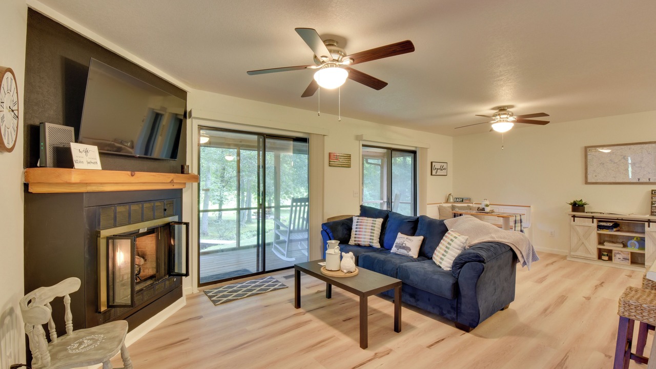 Photo of Livingroom in Murphy