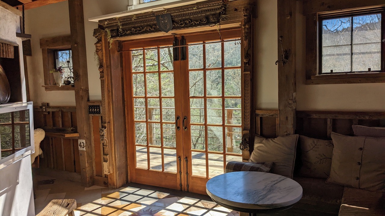 Photo of Livingroom in Cullowhee