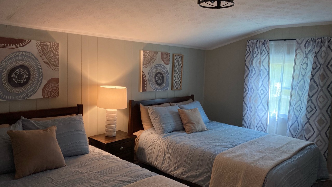 Photo of Bedroom in Barnardsville