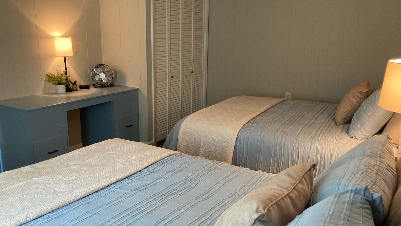 Photo of Bedroom in Barnardsville